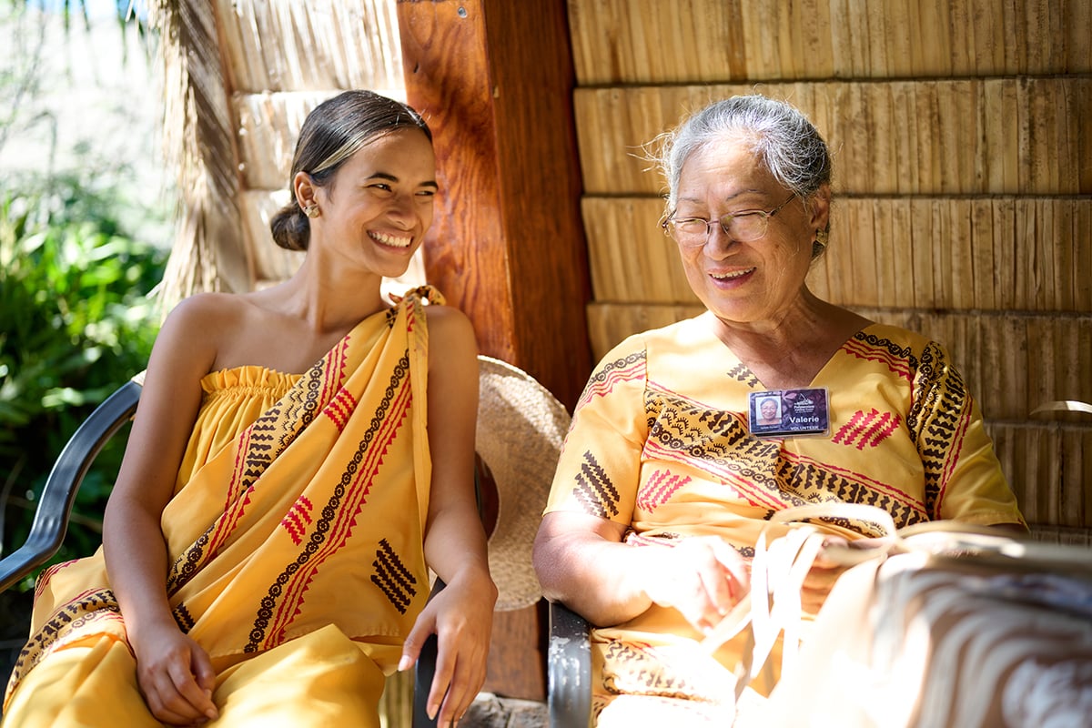 /contentassets/42d636b4f100489c9f82a9687e430eda/two-hawaiian-island-villagers-smiling.jpg
