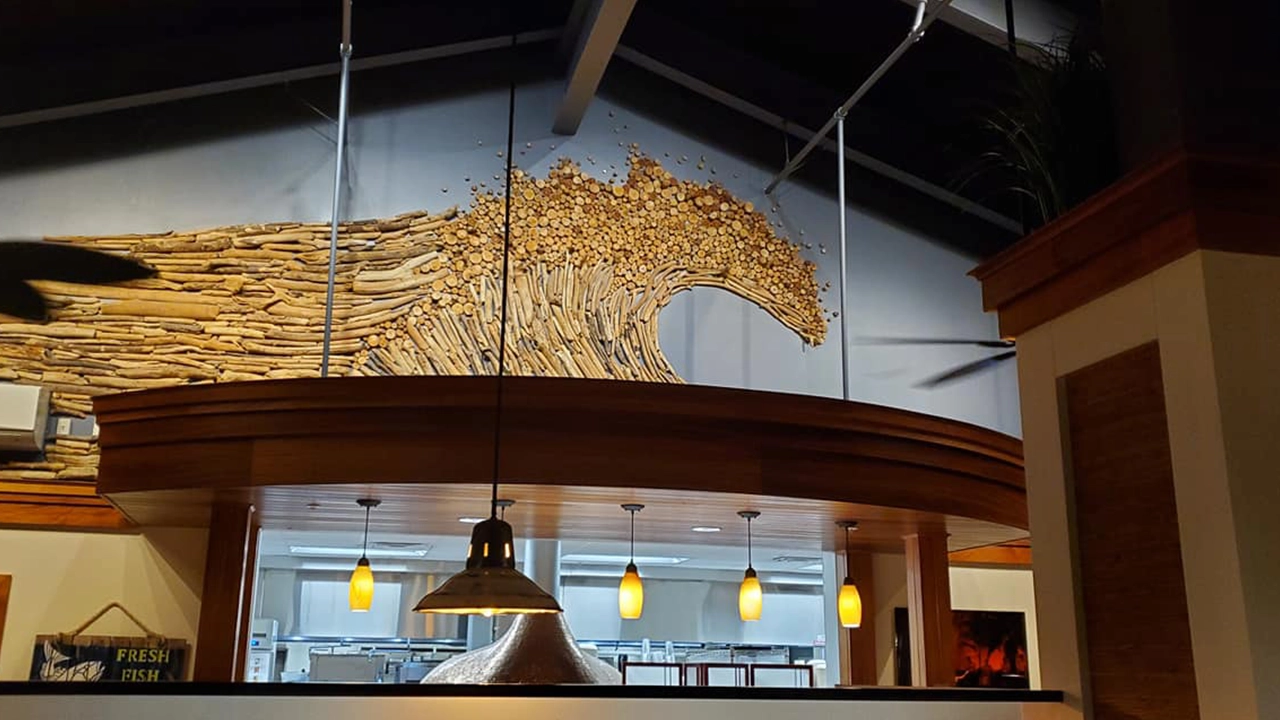  Pounders Restaurant has beautiful artistic touches throughout.