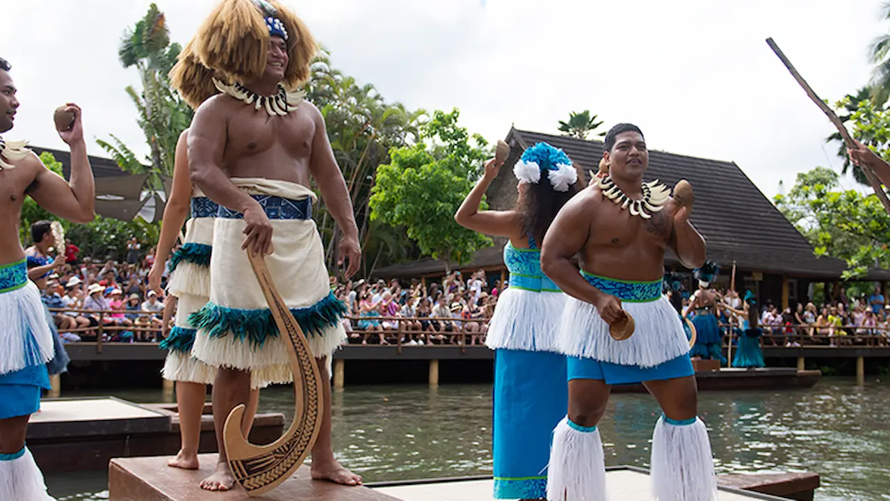 Scene from the Samoan section in the Huki Canoe Pageant.